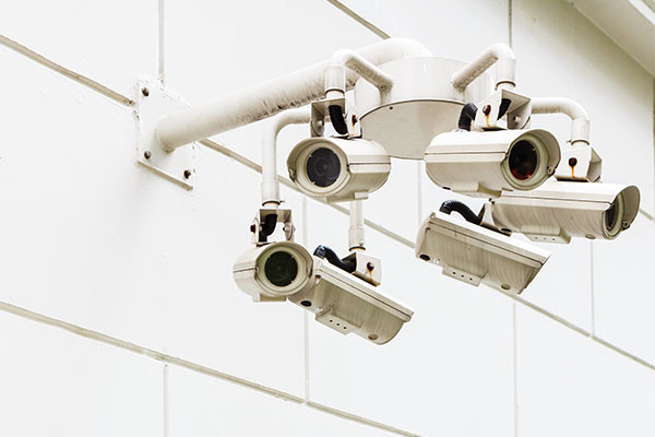 Biztonságtechnikai szolgáltatásaink: biztonságtechnikai rendszerek telepítése, karbantartása.